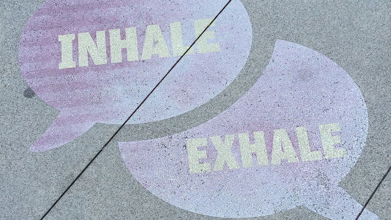 Symbolbild Graffity Inhale -Exhale